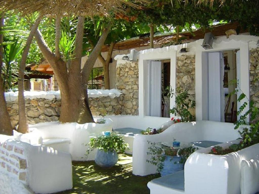 Taradella Hotel Alissos Екстериор снимка
