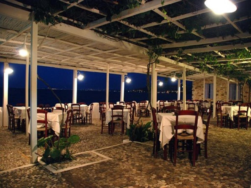 Taradella Hotel Alissos Екстериор снимка