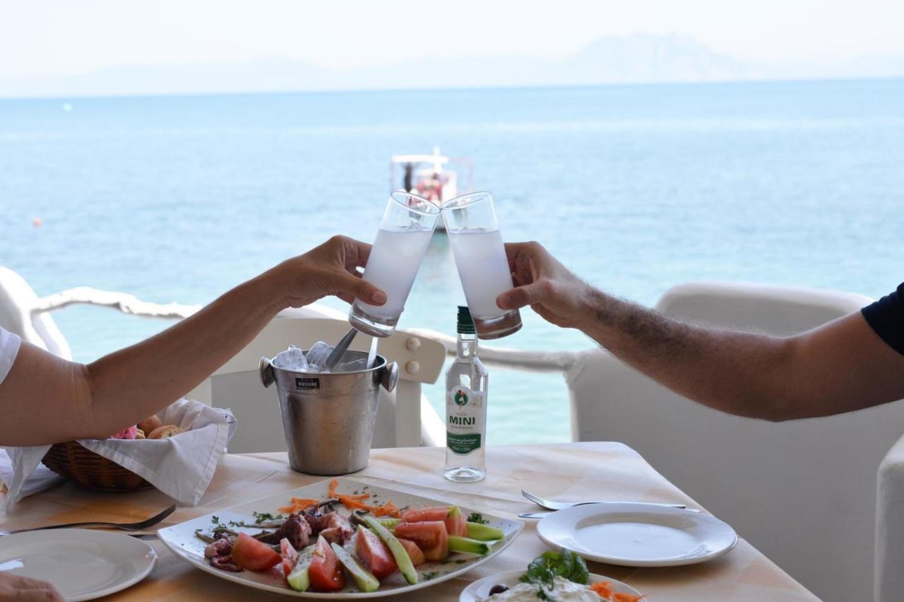 Taradella Hotel Alissos Екстериор снимка